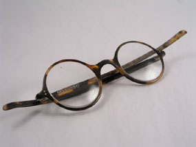 Image of spectacles 