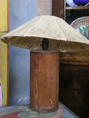 Image of lamp base 